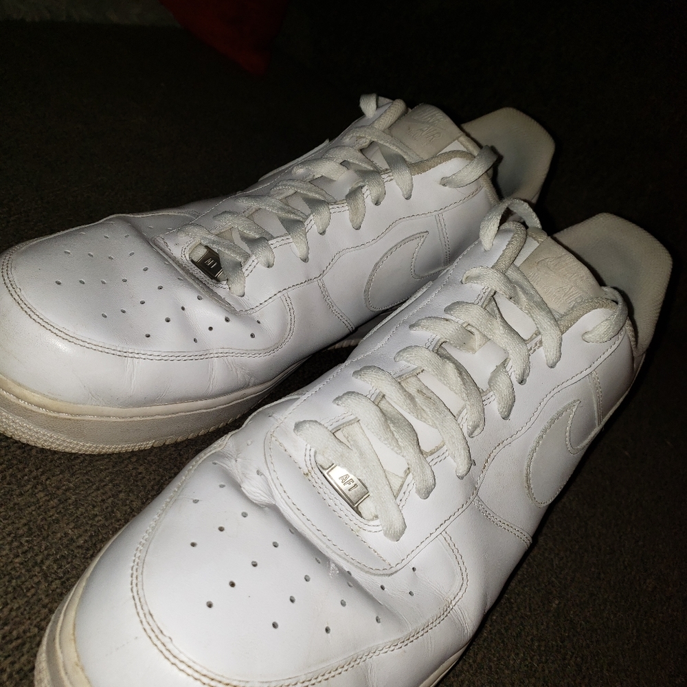 Mens size 17 nike